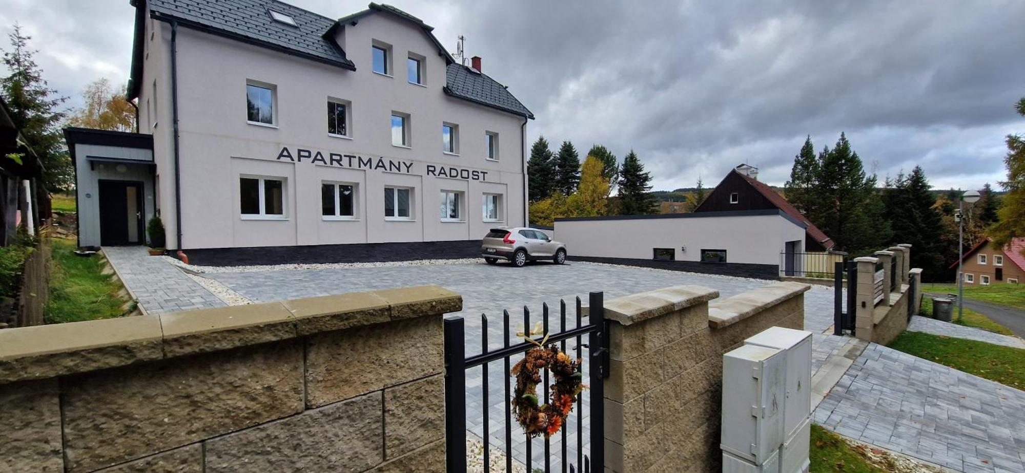 Apartmany Radost Kovarska Екстер'єр фото