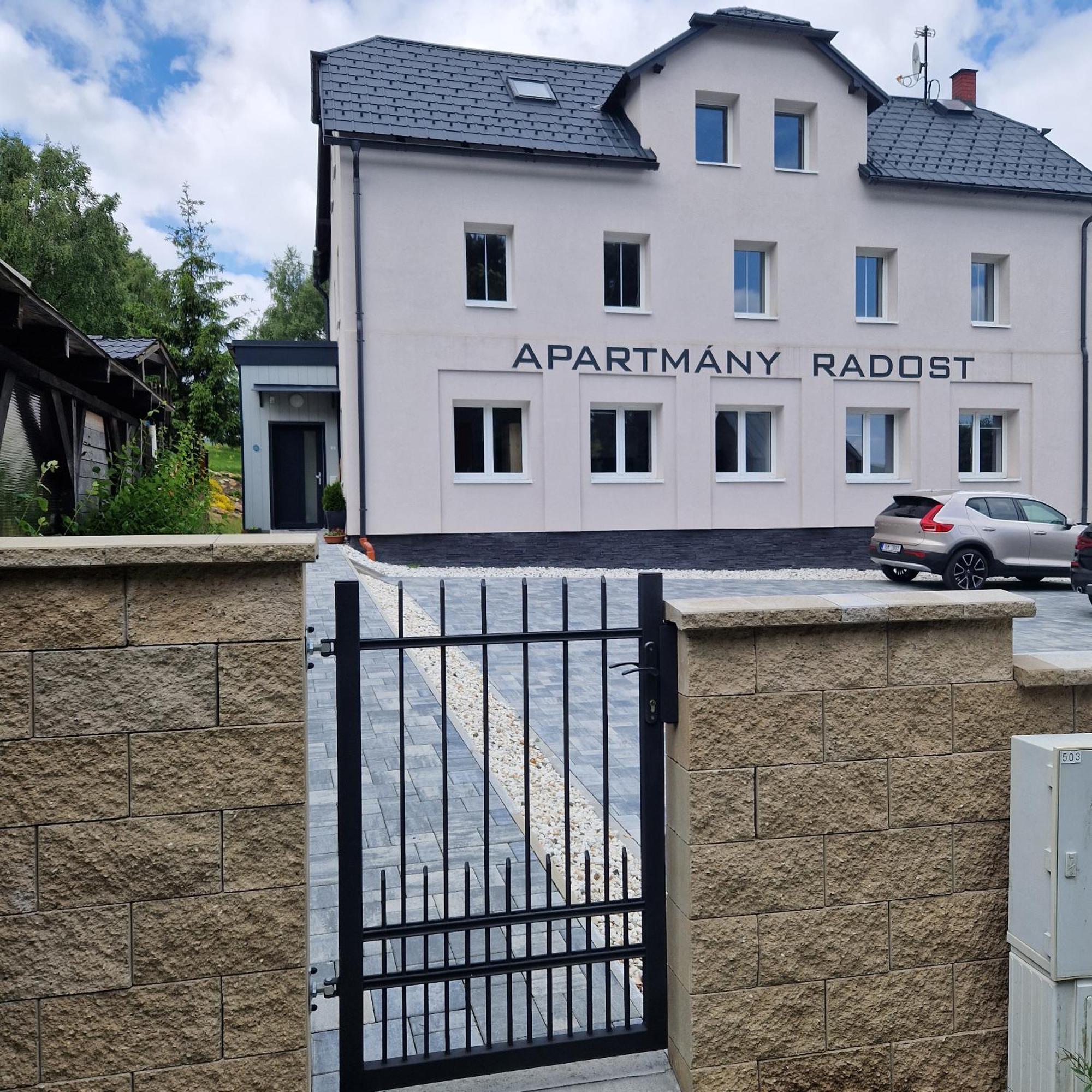 Apartmany Radost Kovarska Екстер'єр фото